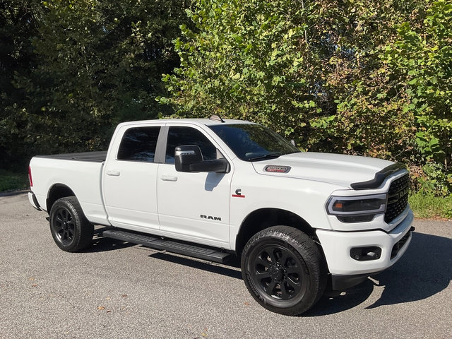 Used 2023 RAM 2500 Big Horn w/ Night Edition AWD/4WD image 4
