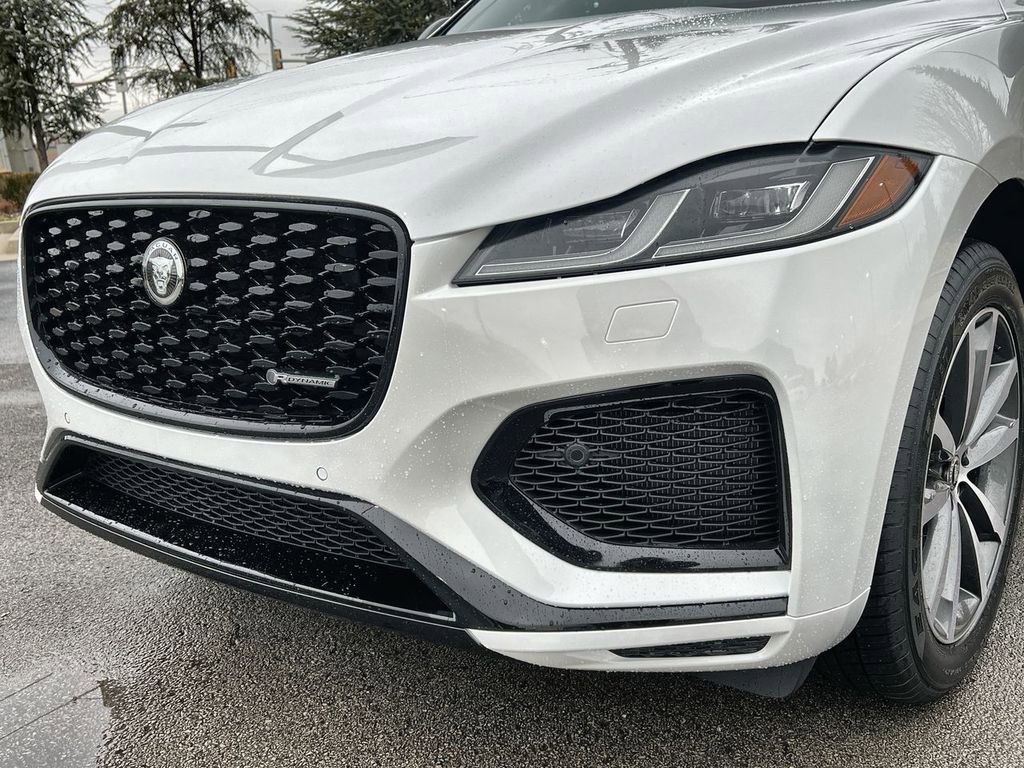Used 2025 Jaguar F-PACE R-Dynamic S image 9
