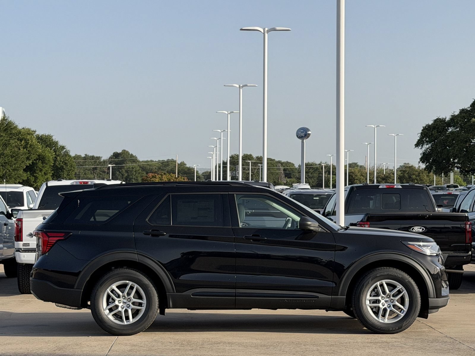 New 2026 Ford Explorer Active w/ Active Comfort Package RWD image 3