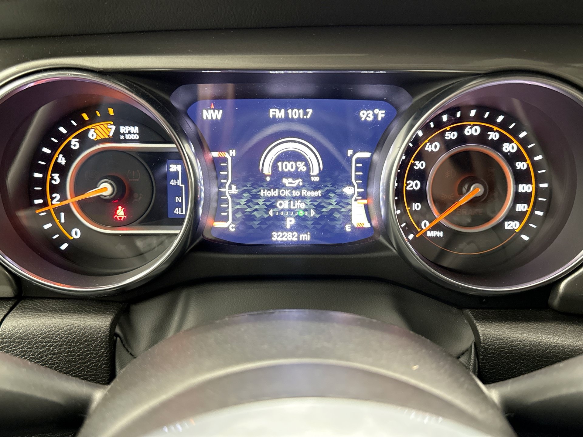Used 2023 Jeep Wrangler Unlimited Sahara w/ Cold Weather Group AWD/4WD image 13