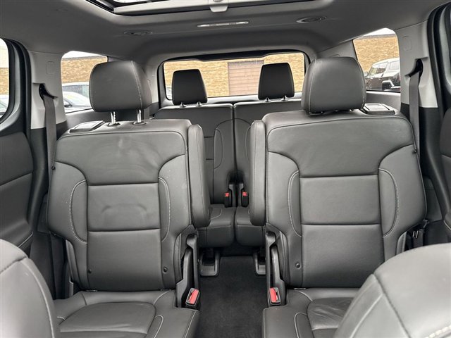 Certified 2023 GMC Acadia SLT w/ Preferred Package image 12