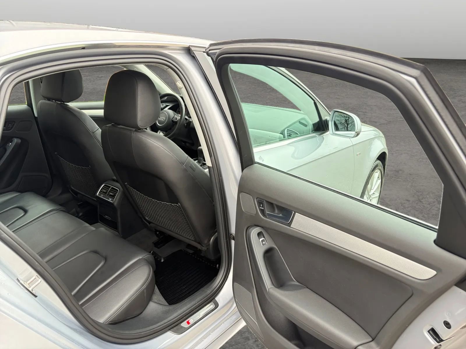 Used 2016 Audi A4 2.0T Premium w/ Convenience Plus Package image 17