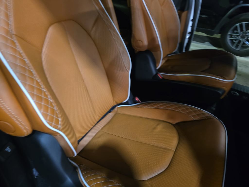 New 2026 Chrysler Pacifica Pinnacle FWD image 11