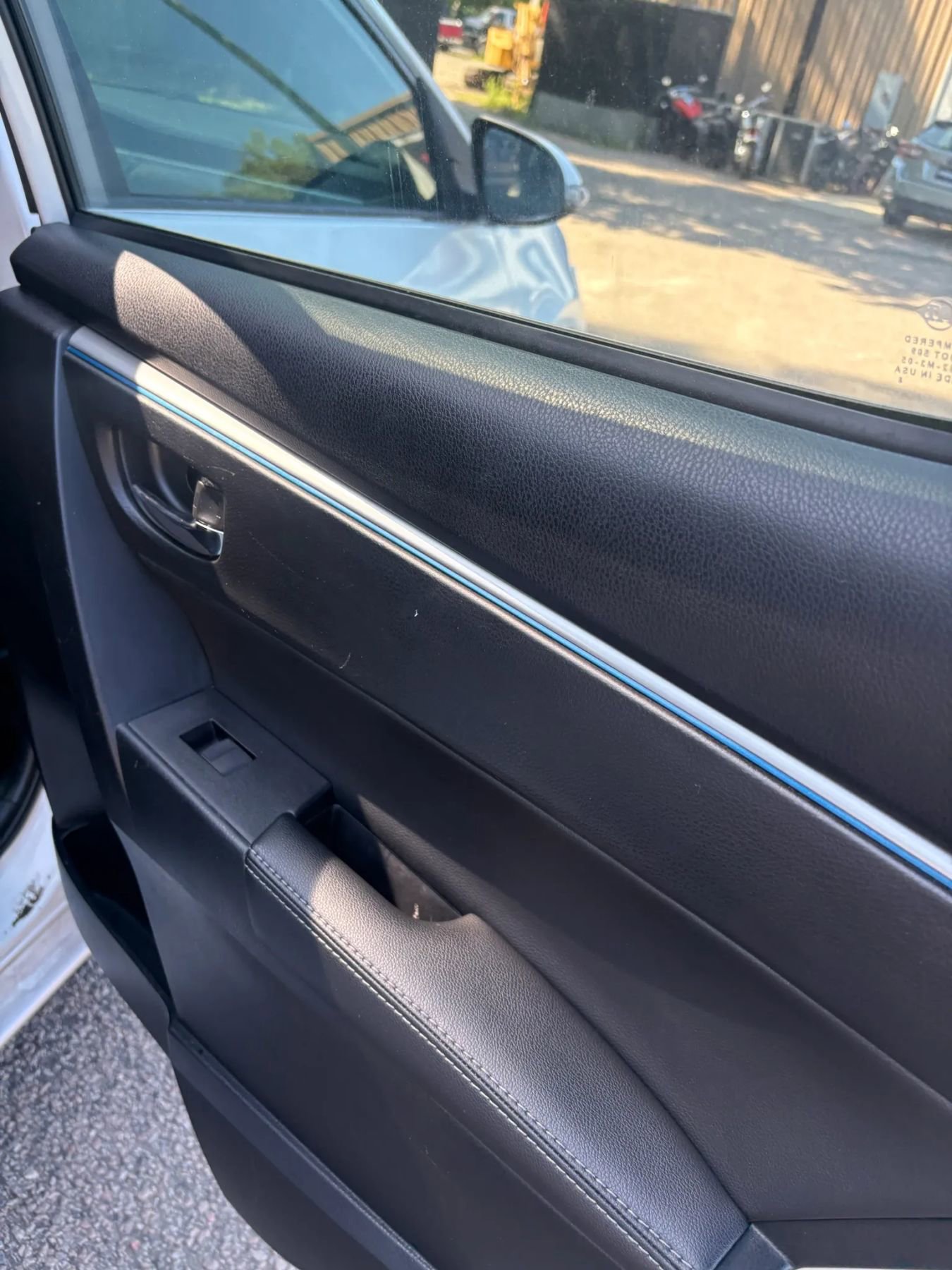 Used 2015 Toyota Corolla S FWD image 30
