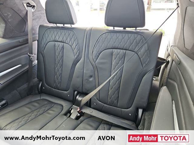 Used 2021 BMW X7 xDrive40i w/ M Sport Package image 33