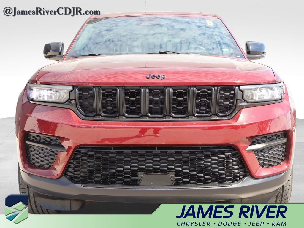 Used 2024 Jeep Grand Cherokee Altitude image 7