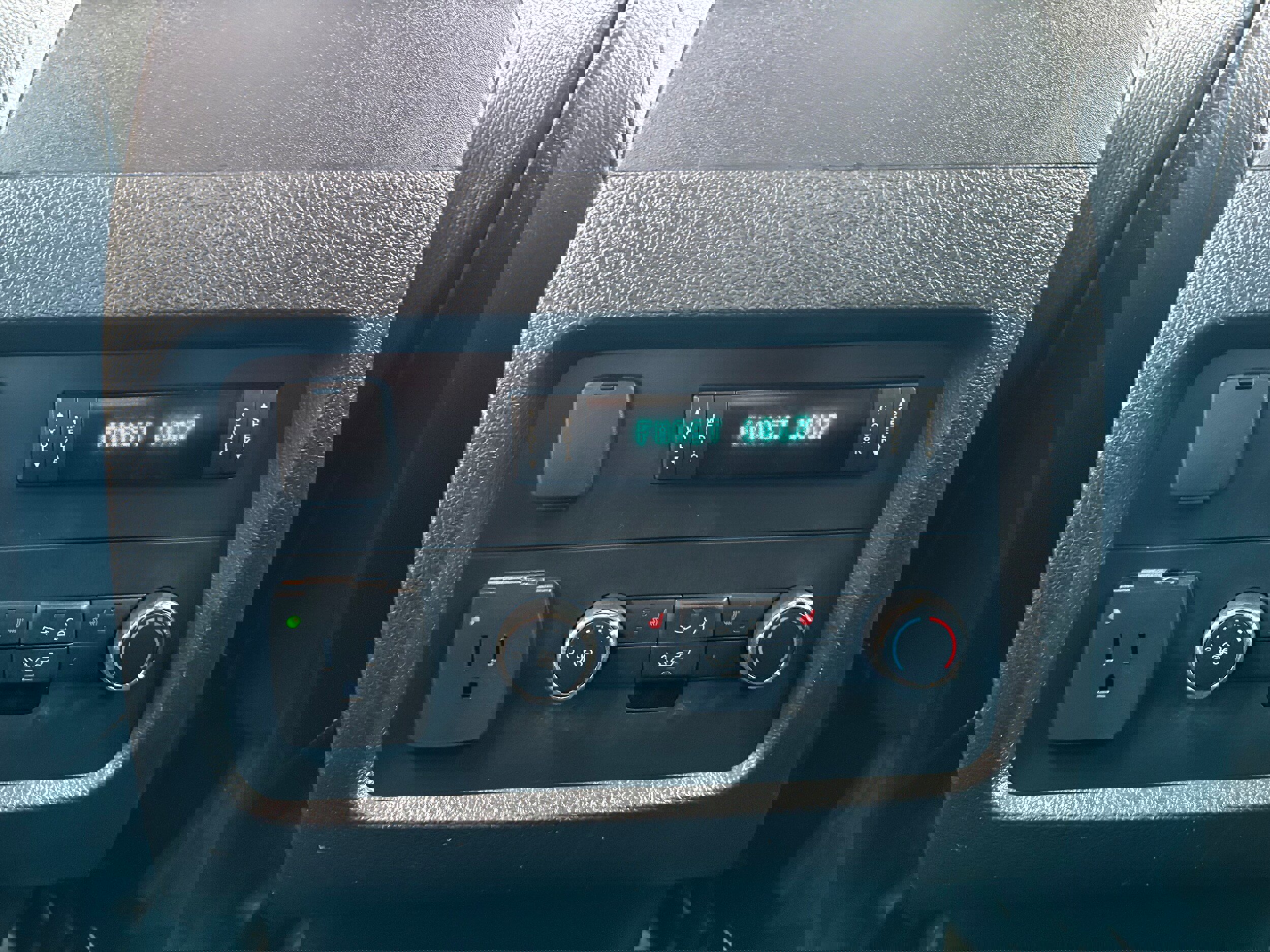 Used 2016 Ford Expedition Limited image 18