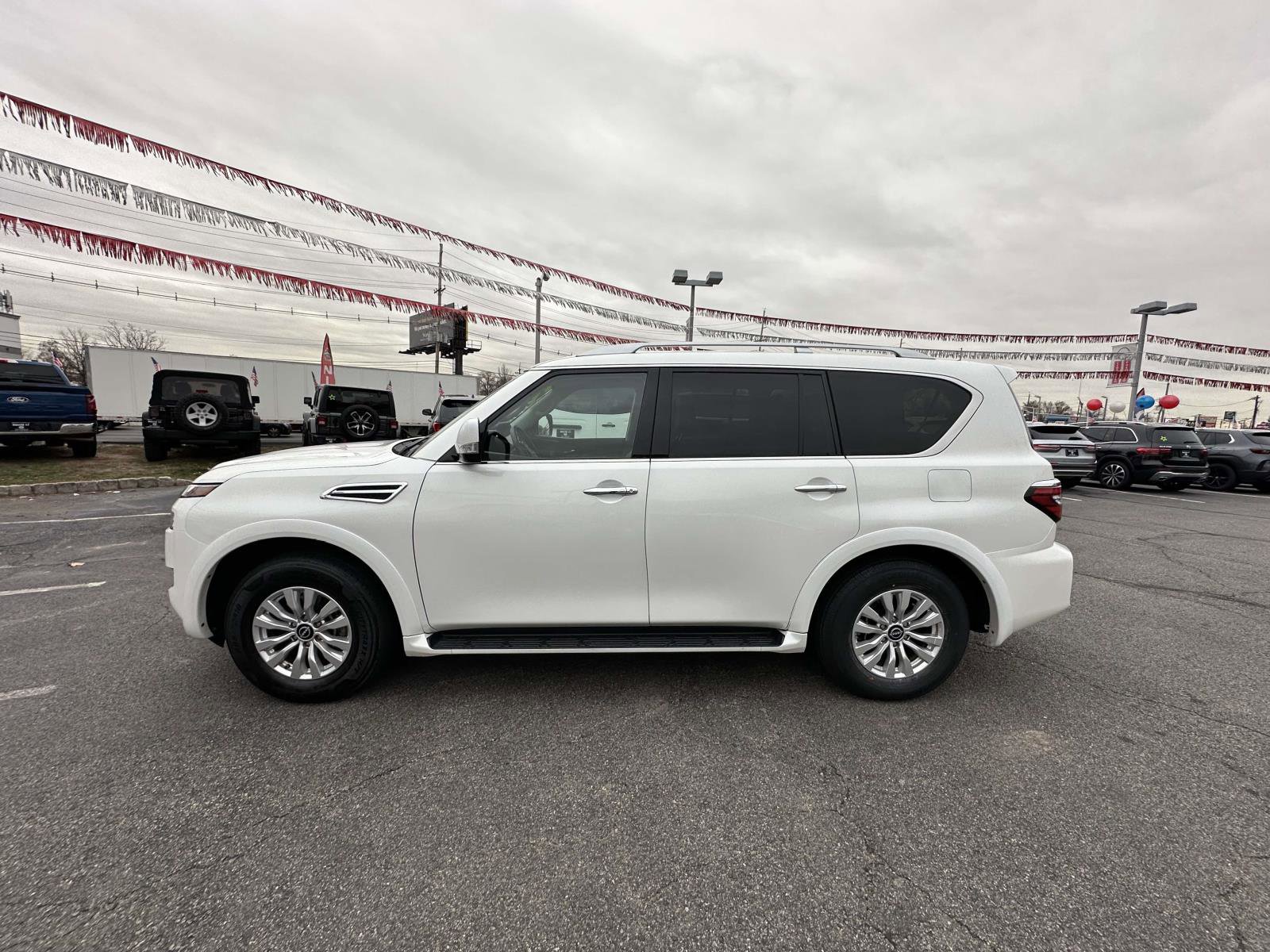 Used 2024 Nissan Armada SV image 39