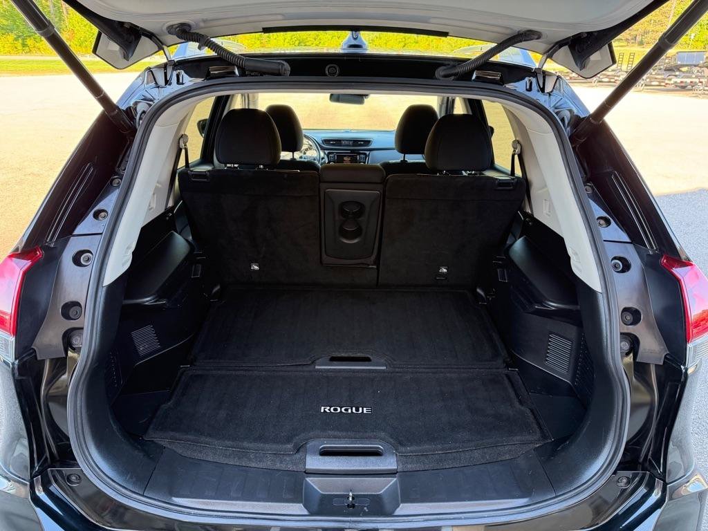 Used 2019 Nissan Rogue SV AWD/4WD image 15