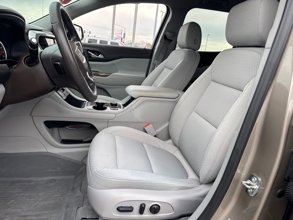 Used 2022 GMC Acadia SLE w/ Driver Convenience Package image 18