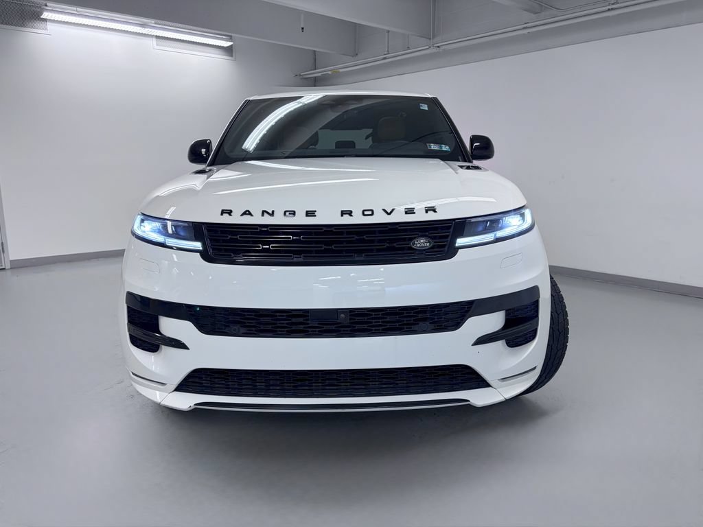 Used 2024 Land Rover Range Rover Sport Dynamic SE AWD/4WD image 3