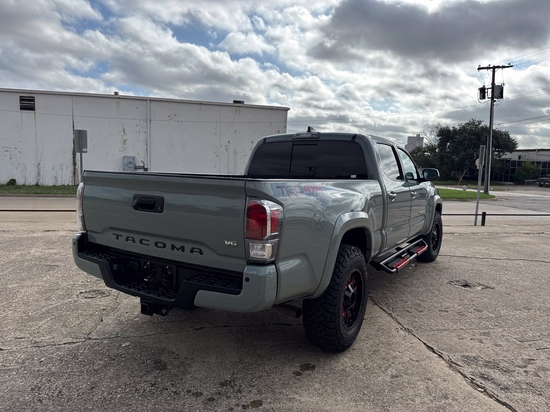 Used 2022 Toyota Tacoma TRD Sport w/ Technology Package AWD/4WD image 5