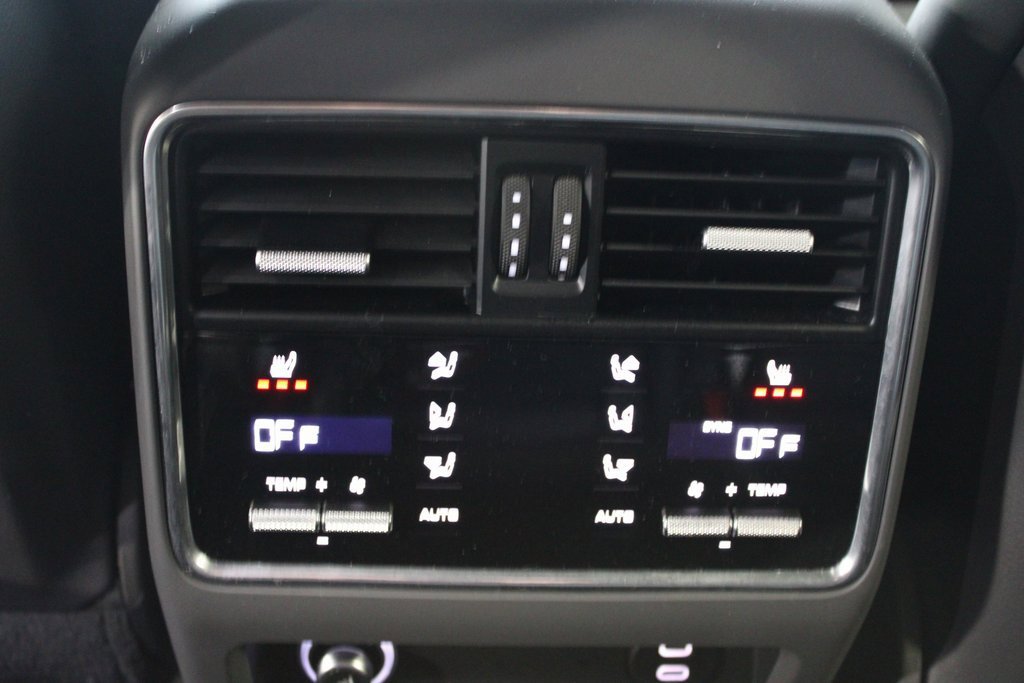 Used 2023 Porsche Cayenne S image 19