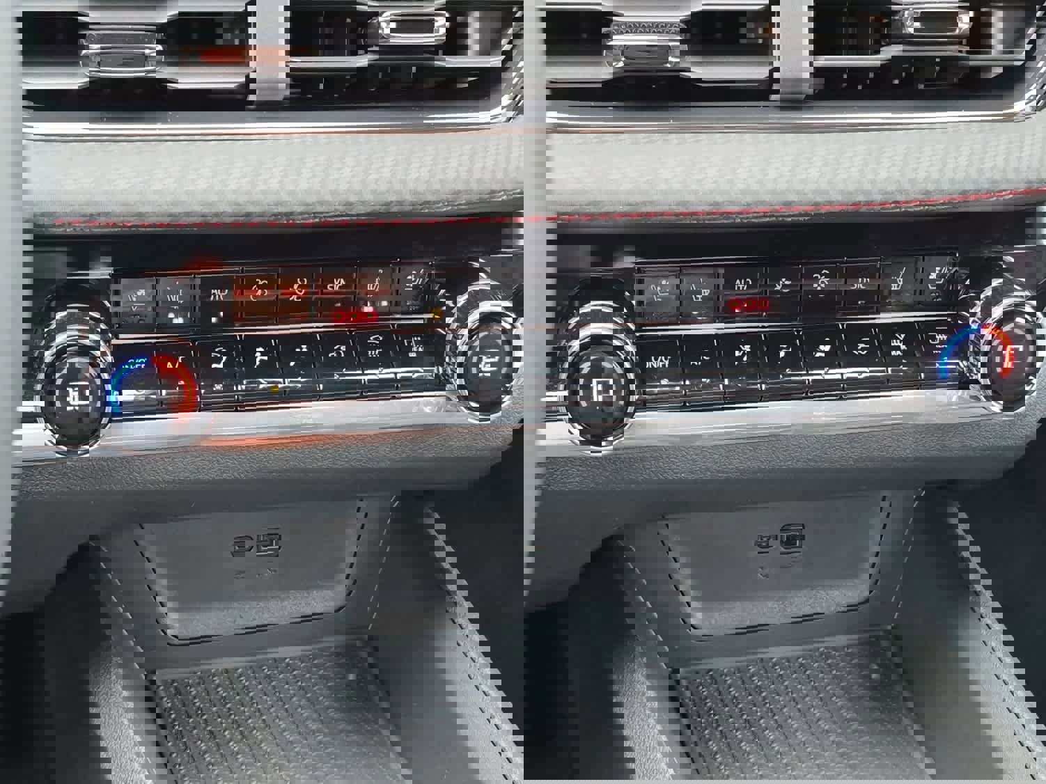 Used 2025 Chevrolet Equinox RS w/ Convenience Package III image 16