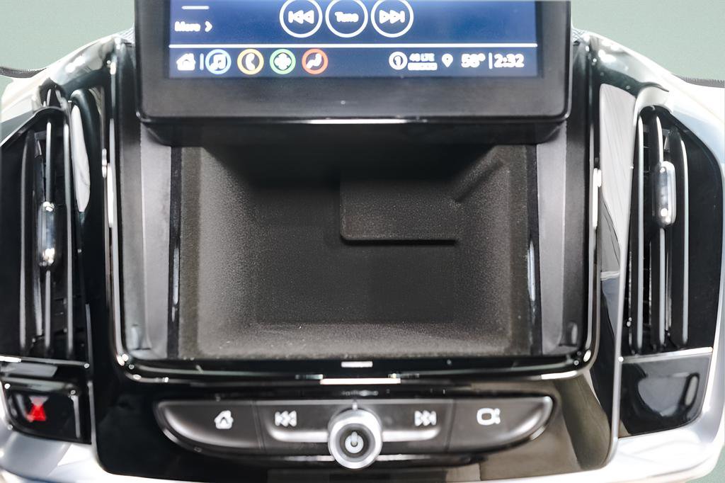 Used 2023 Chevrolet Traverse LT FWD image 17