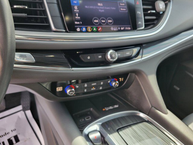 Used 2022 Buick Enclave Essence w/ Sport Touring Edition image 18