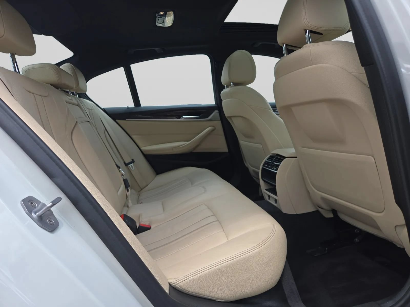 Used 2019 BMW 530i w/ Convenience Package RWD image 31