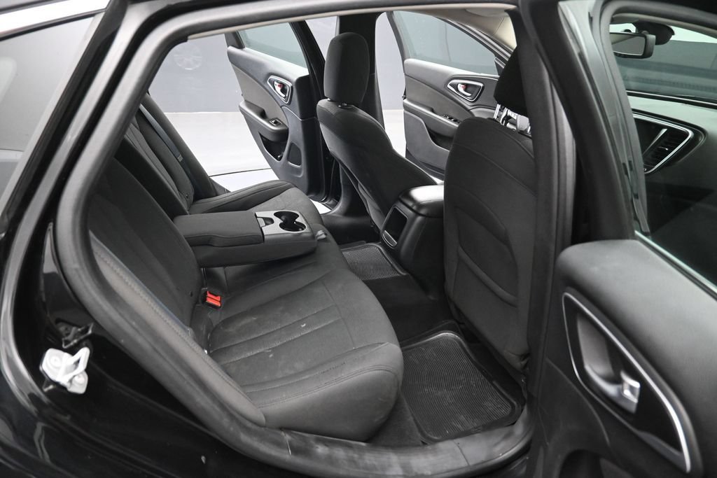 Used 2016 Chrysler 200 Limited w/ Anniversary Edition FWD image 31