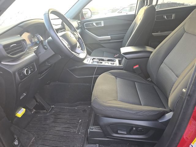 Used 2024 Ford Explorer XLT AWD/4WD image 11