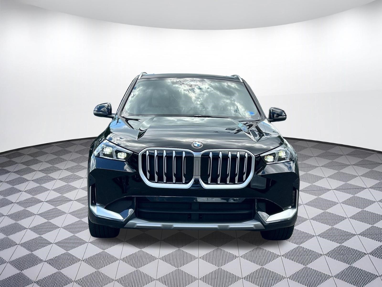 Used 2025 BMW X1 xDrive28i w/ Premium Package AWD/4WD image 6