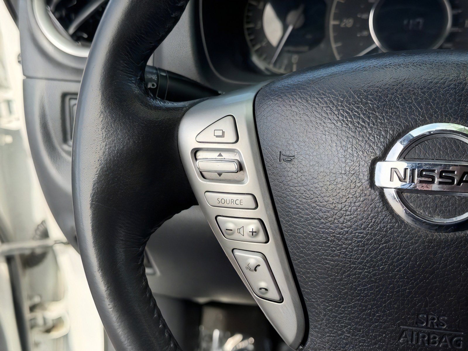 Used 2015 Nissan Versa Note SV FWD image 18