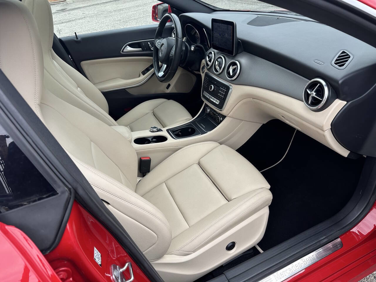 Used 2018 Mercedes-Benz CLA 250 image 36