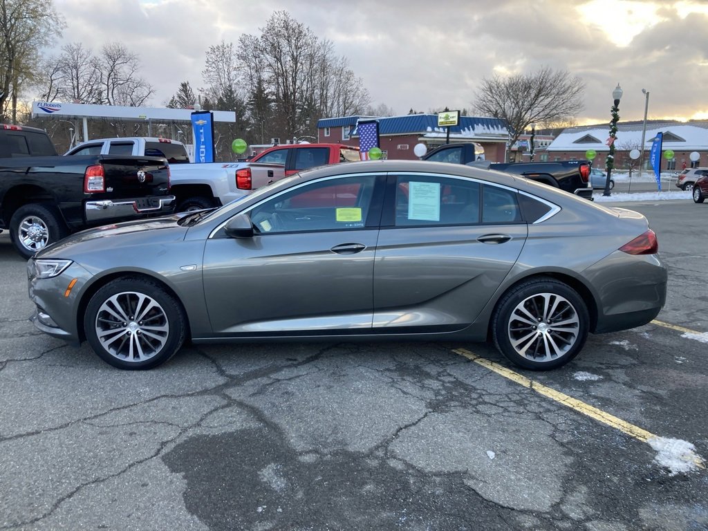 Used 2018 Buick Regal Essence w/ Driver Confidence Package #1 image 4