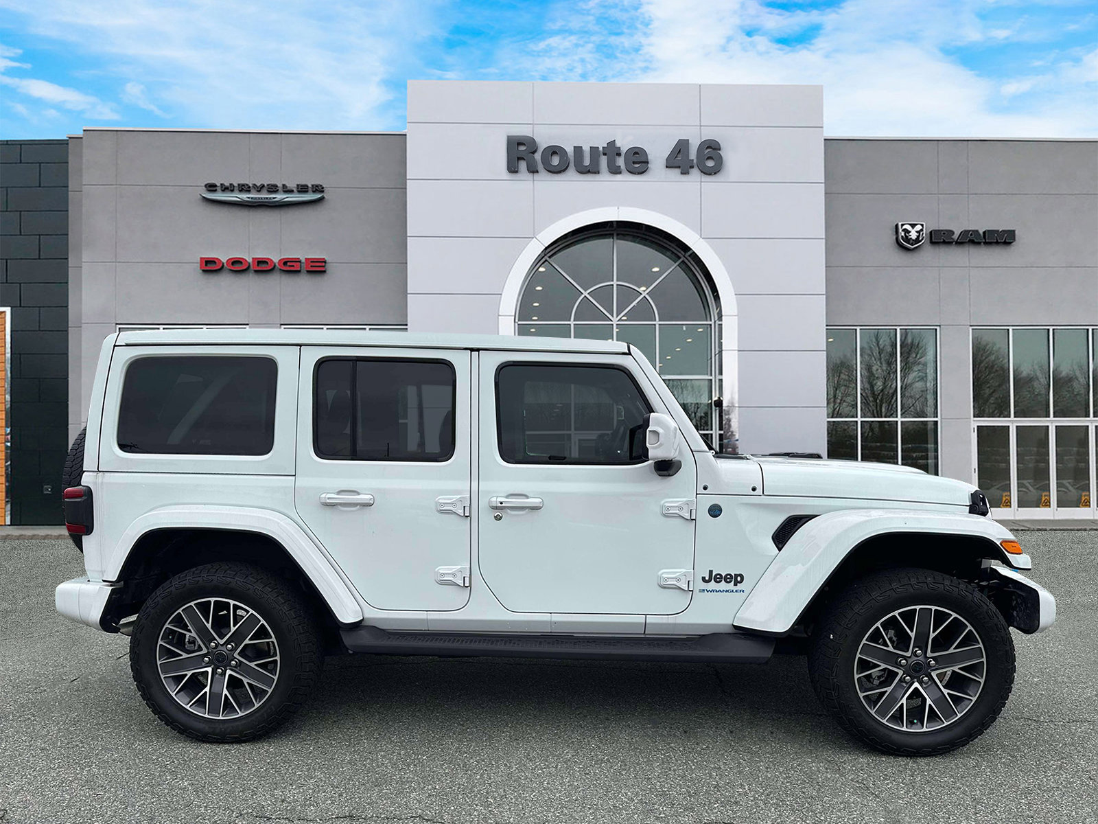 Used 2024 Jeep Wrangler High Altitude AWD/4WD image 6