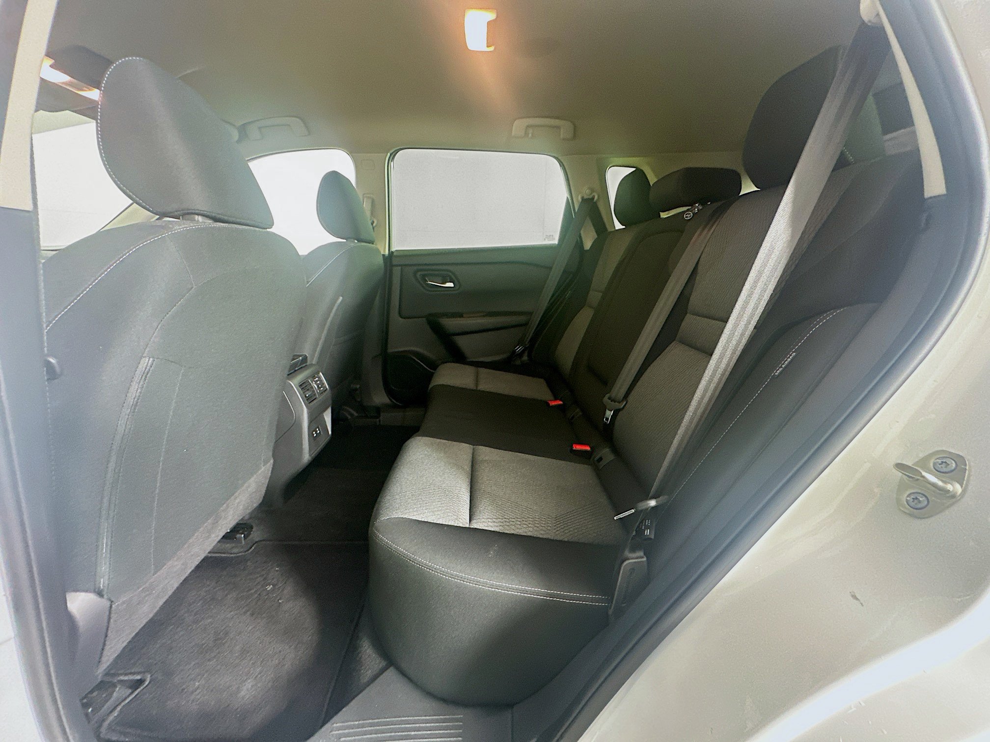 Used 2025 Nissan Rogue SV AWD/4WD image 26