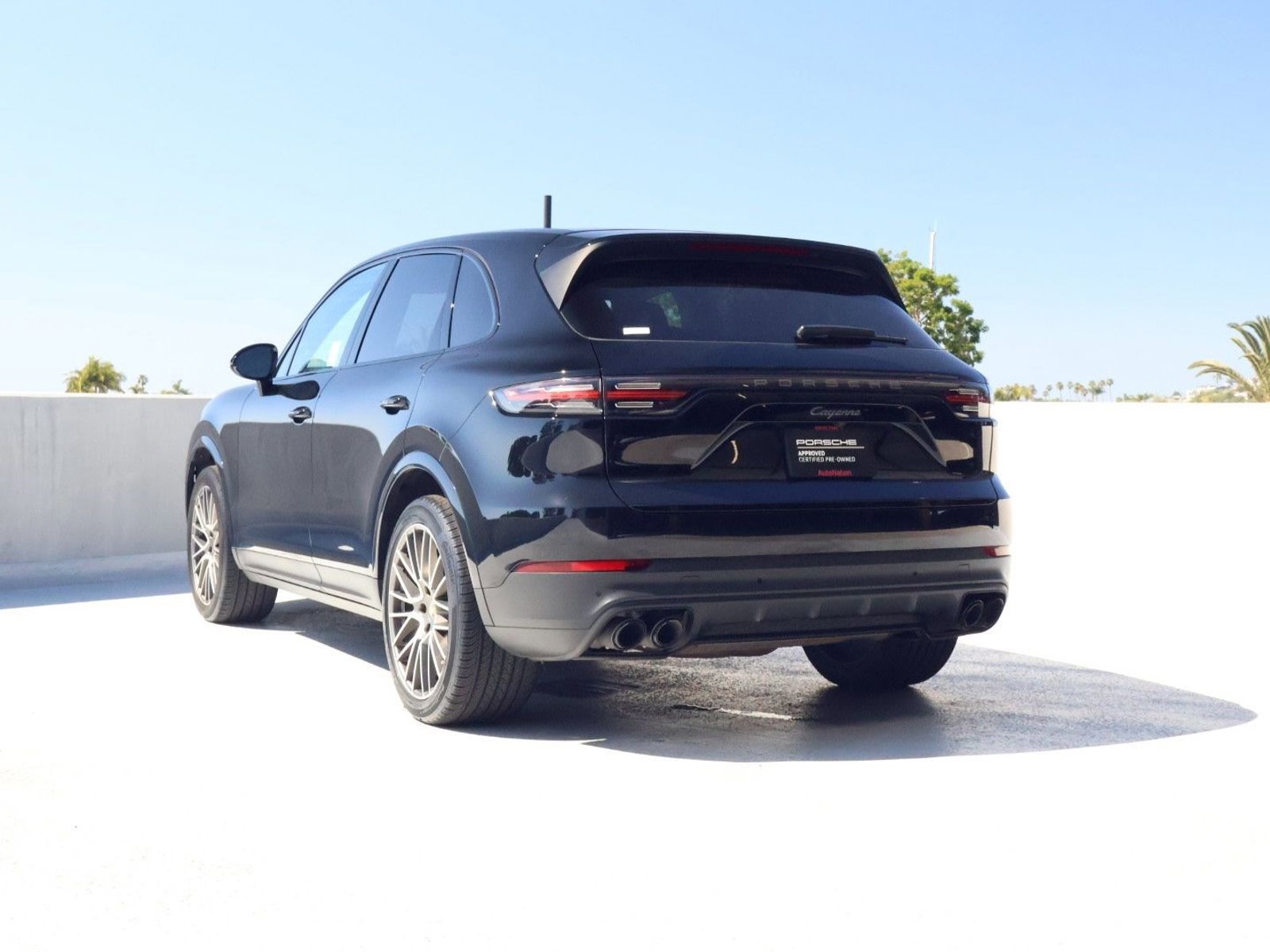 Certified 2022 Porsche Cayenne Platinum Edition AWD/4WD image 3