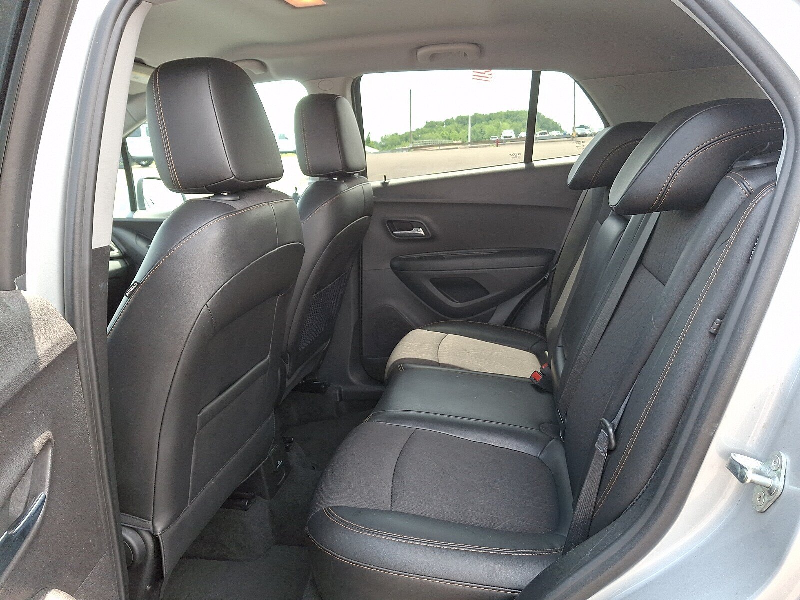 Used 2020 Chevrolet Trax LT w/ LT Convenience Package AWD/4WD image 10