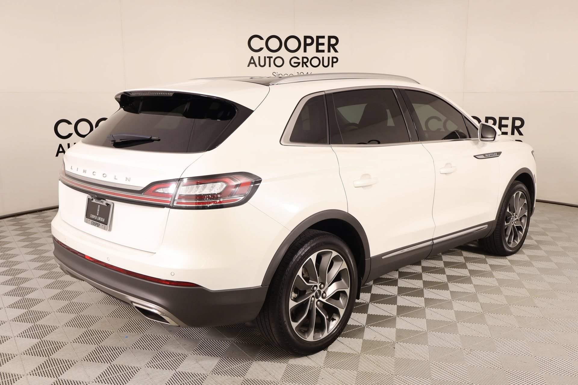 Used 2021 Lincoln Nautilus Reserve AWD/4WD image 21
