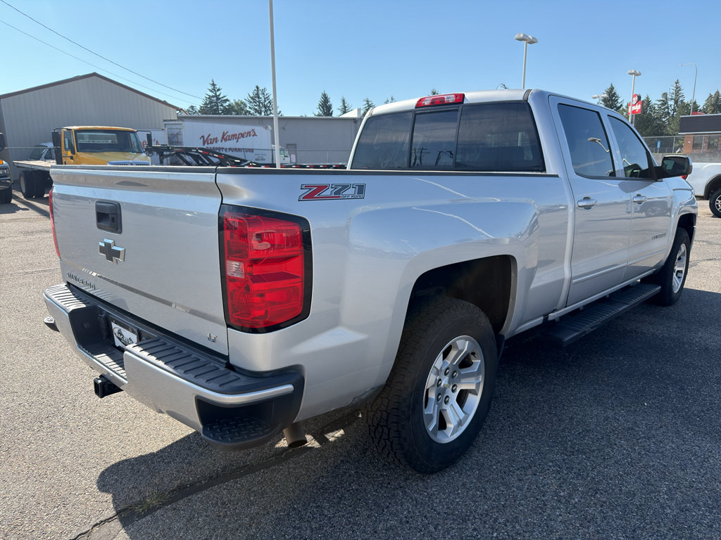 Used 2017 Chevrolet Silverado 1500 LT w/ All Star Edition AWD/4WD image 5