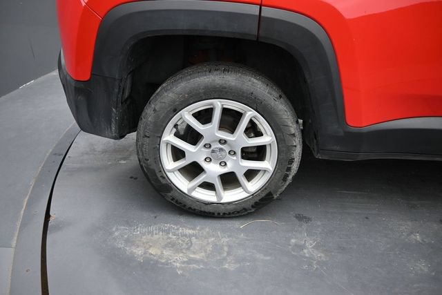 Used 2023 Jeep Renegade Latitude w/ Premium Group AWD/4WD image 40