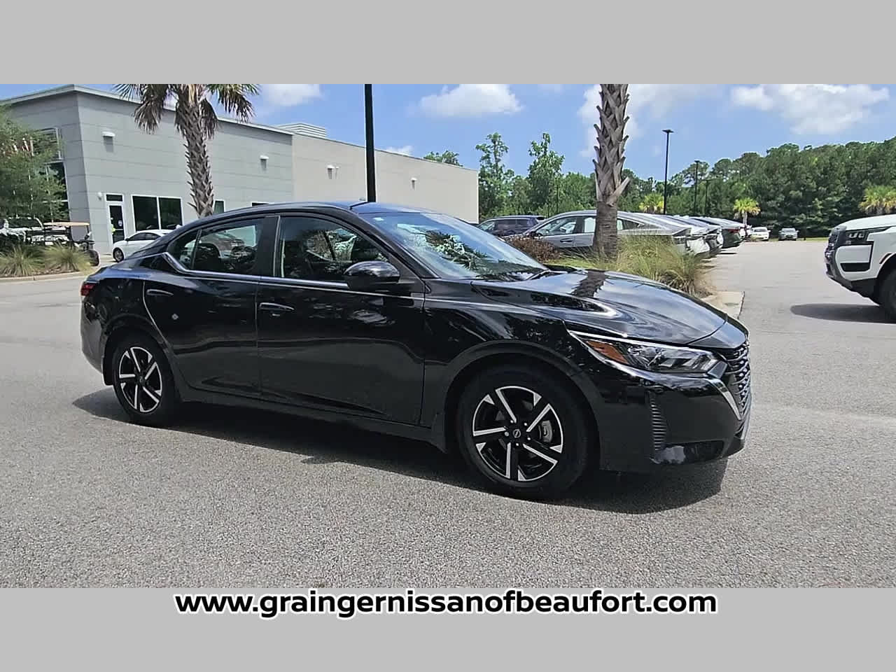 Used 2025 Nissan Sentra SV FWD image 17