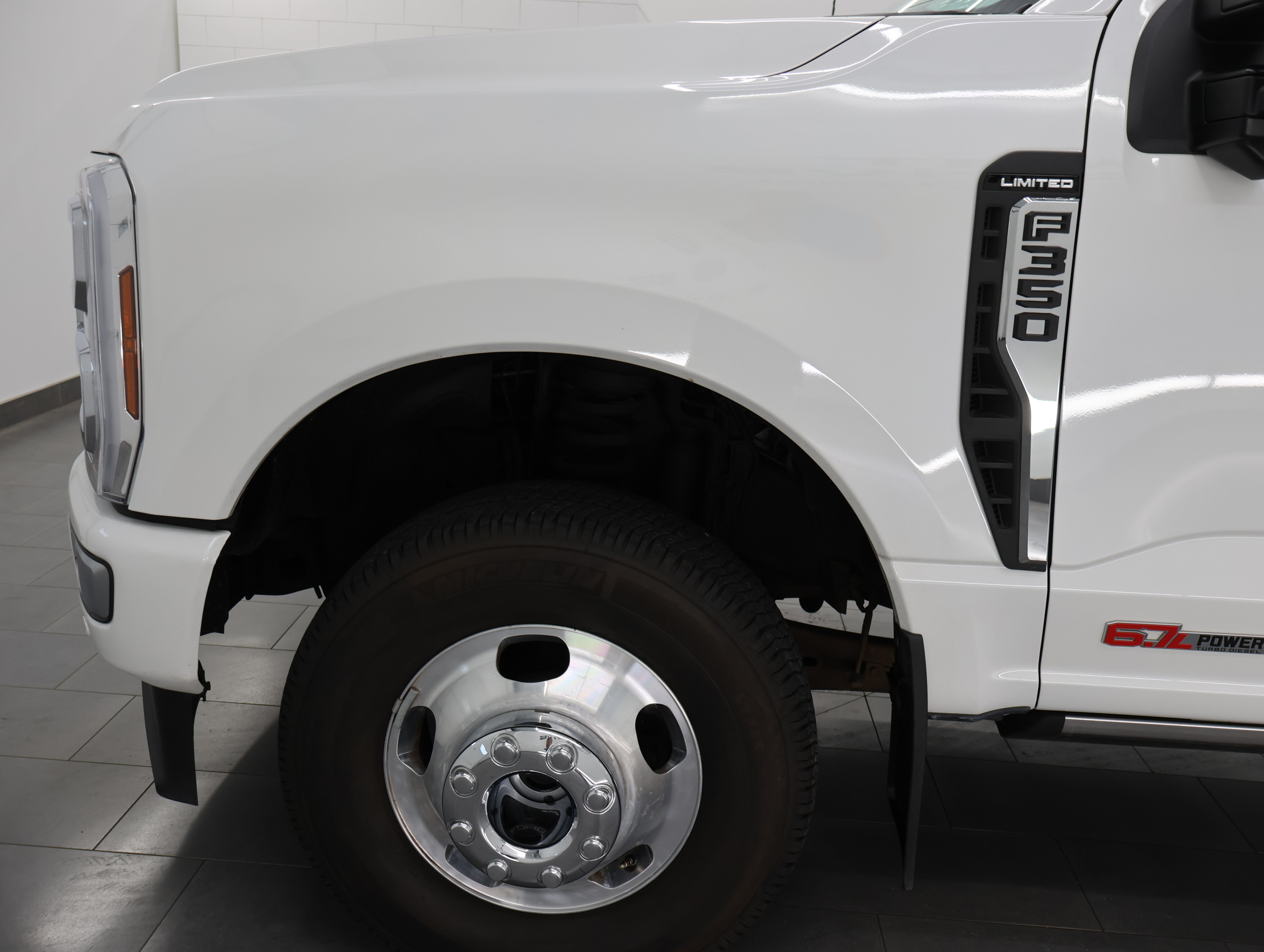 Used 2024 Ford F350 Limited w/ FX4 Off-Road Package AWD/4WD image 39