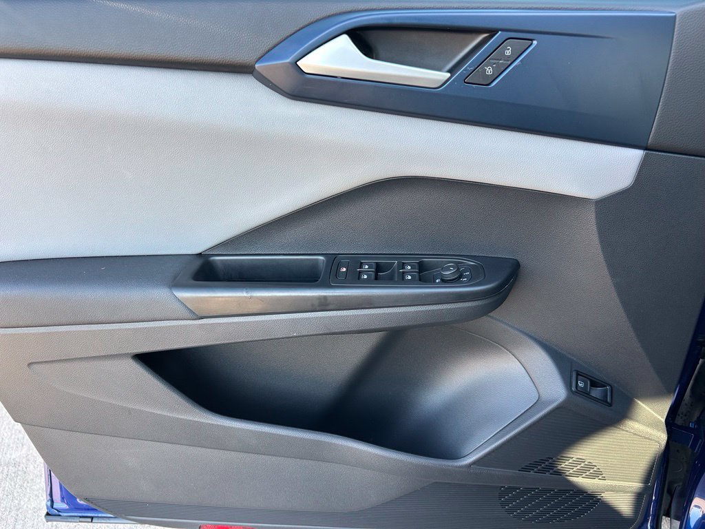 Certified 2023 Volkswagen Taos SE FWD image 18