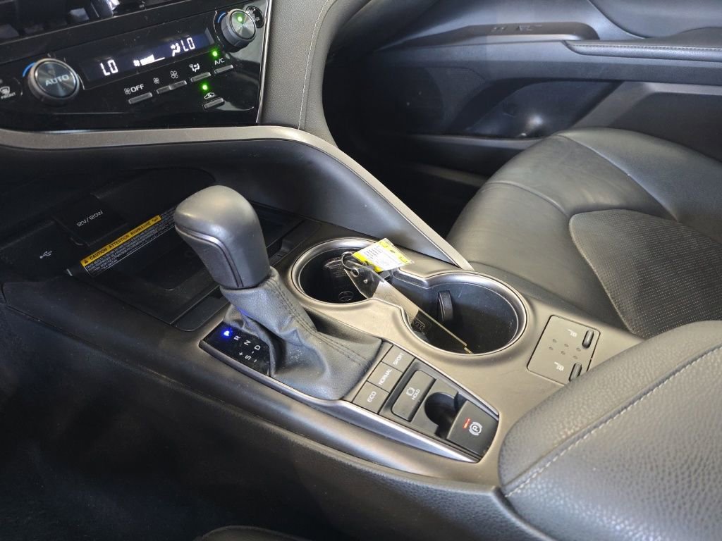 Used 2021 Toyota Camry XSE image 18