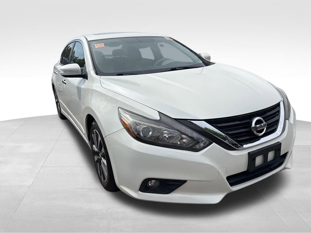 Used 2016 Nissan Altima 2.5 SL w/ 2.5 Technology w/LED Package FWD image 8