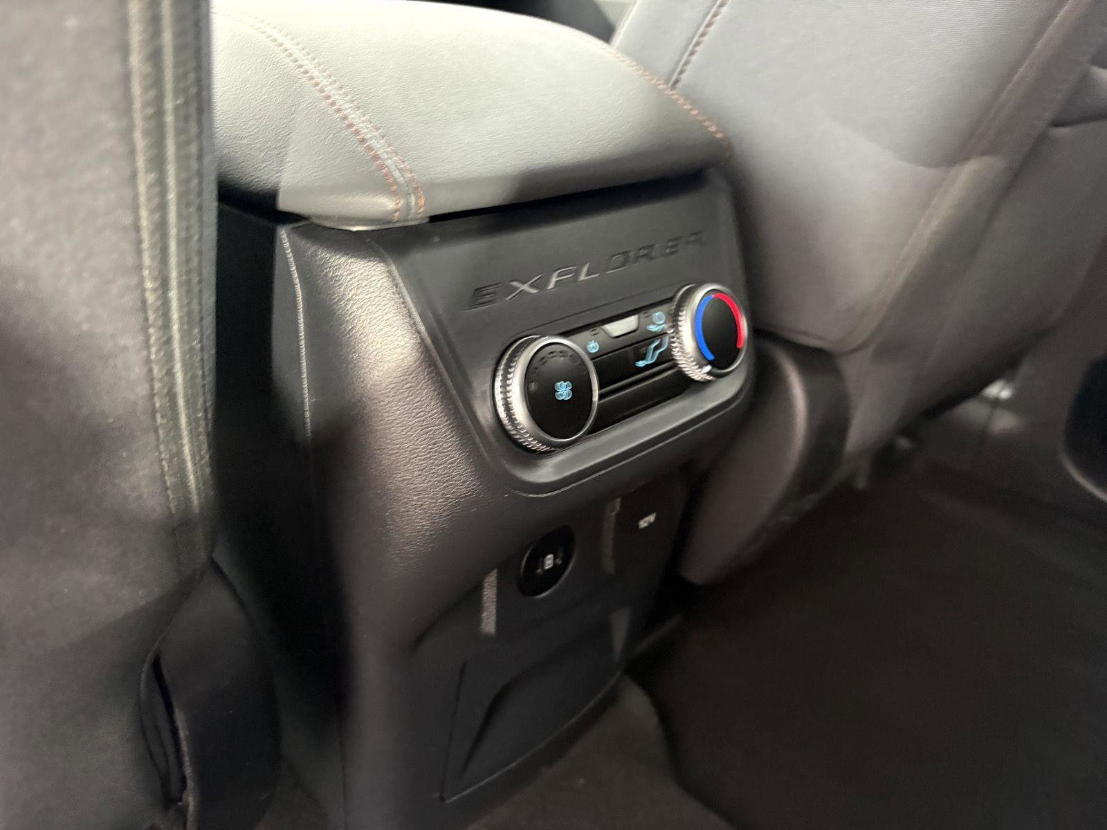 Used 2025 Ford Explorer Active image 18