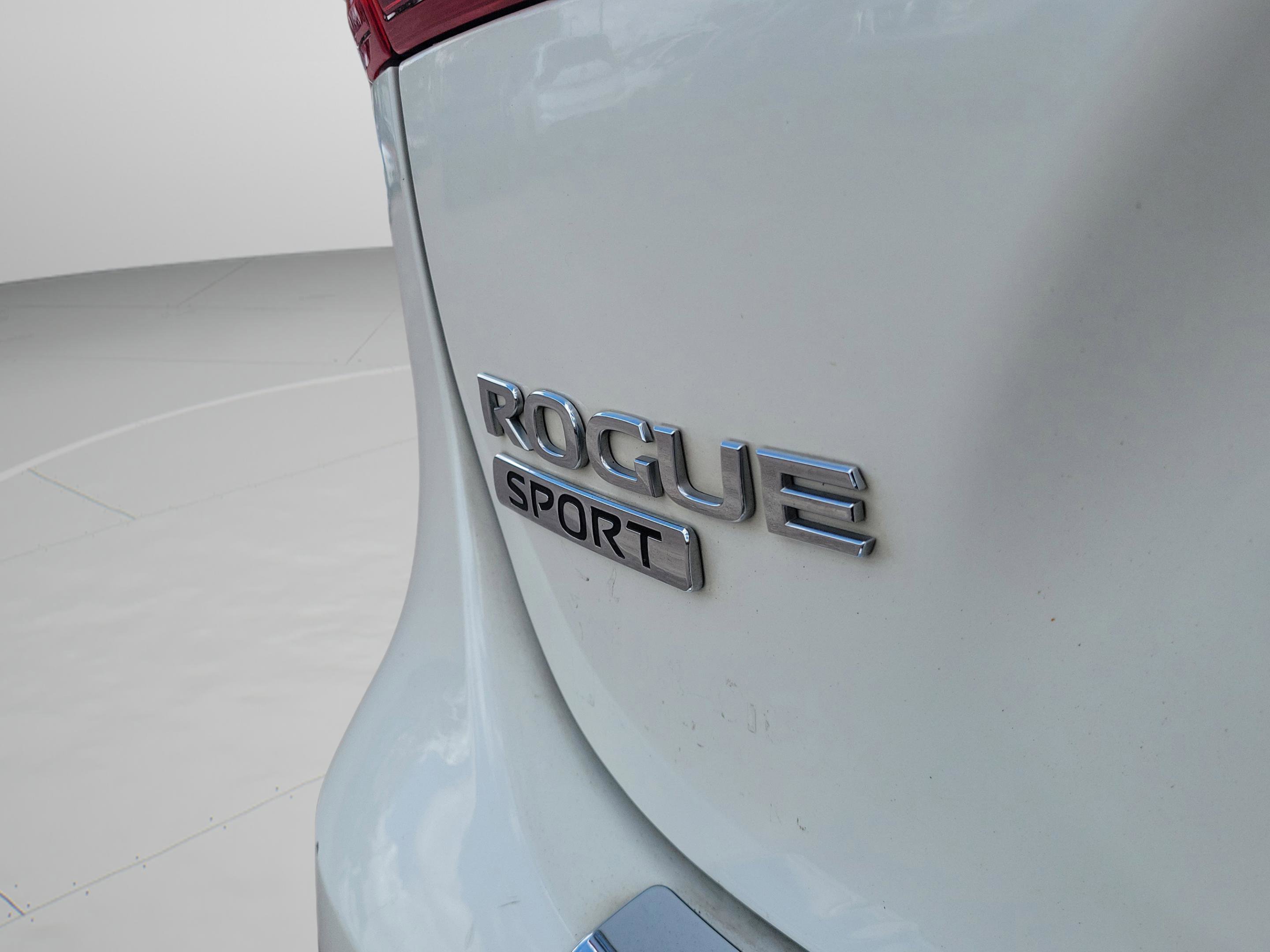 Used 2020 Nissan Rogue Sport SL w/ Premium Package image 9