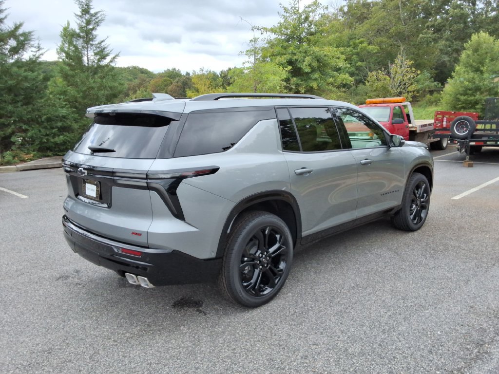 New 2027 Chevrolet Traverse RS FWD image 5