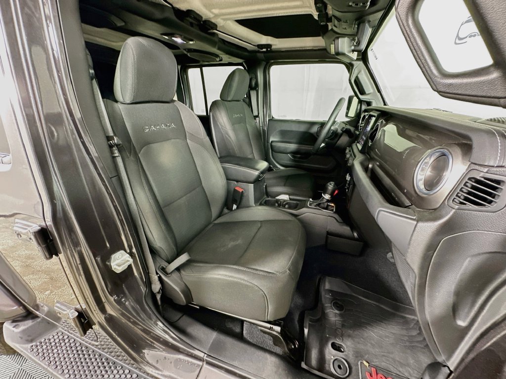 Used 2018 Jeep Wrangler Unlimited Sahara AWD/4WD image 33