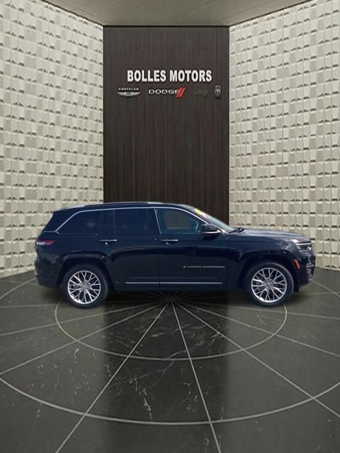 Certified 2023 Jeep Grand Cherokee Summit AWD/4WD image 5