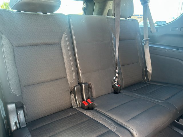 Used 2022 Chevrolet Suburban 4WD image 32