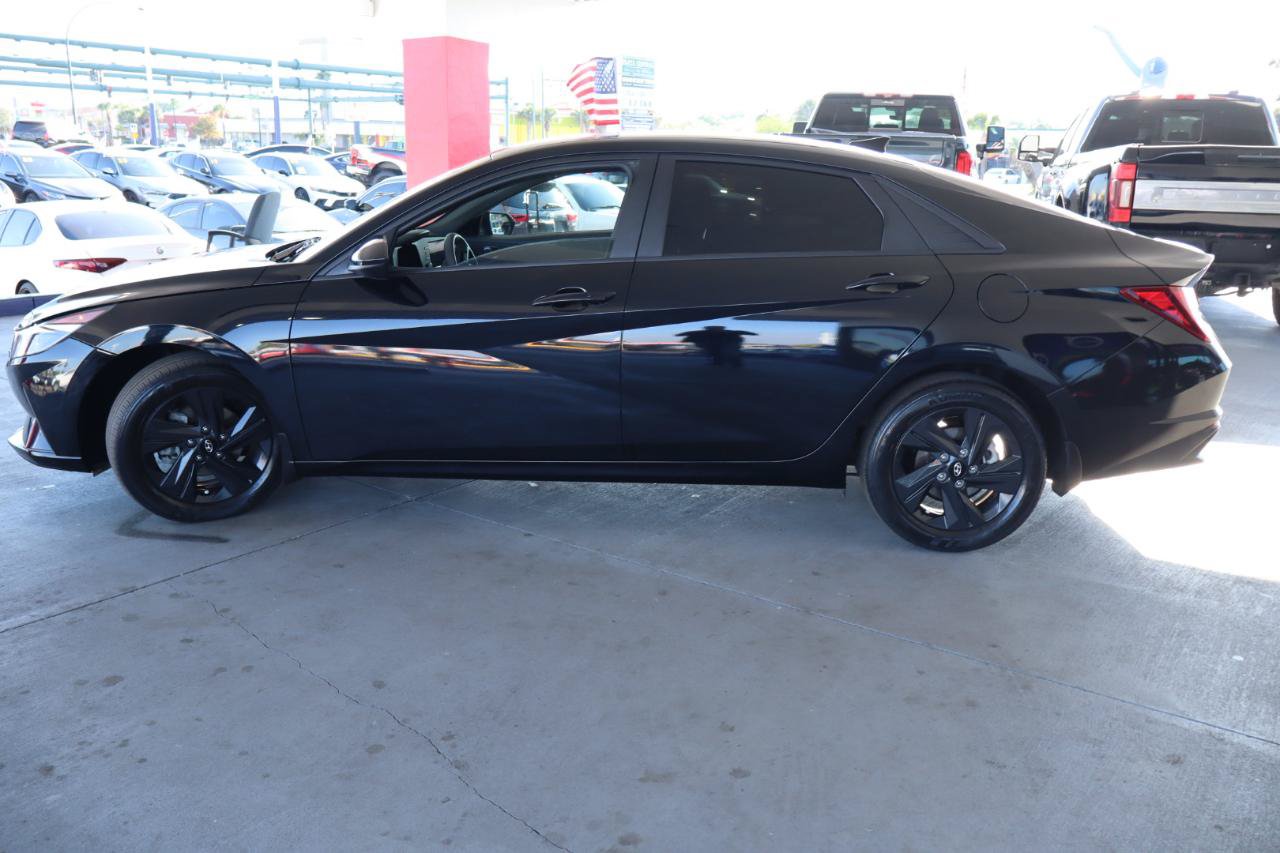 Used 2023 Hyundai Elantra SEL FWD image 10