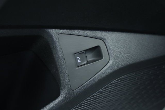 New 2025 Volkswagen Jetta SE image 33