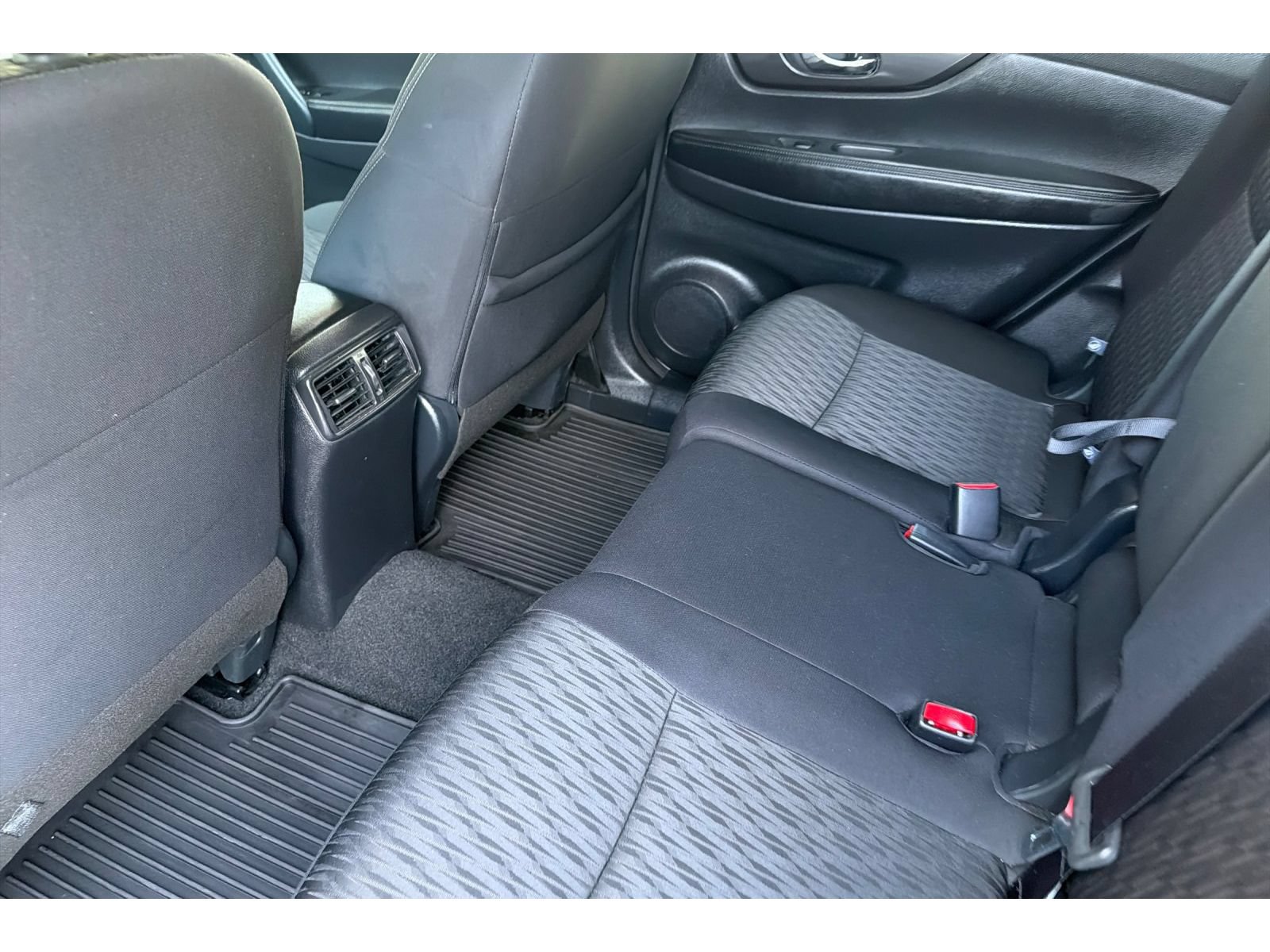 Used 2020 Nissan Rogue S w/ Special Edition Package AWD/4WD image 13