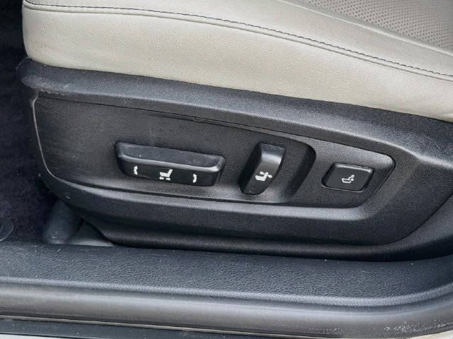 Used 2015 Lexus ES 350 w/ Premium Package FWD image 24