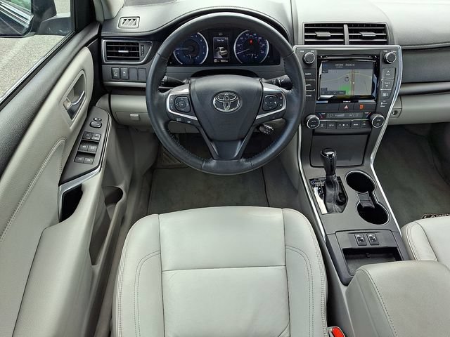 Used 2016 Toyota Camry XLE w/ Moonroof Package FWD image 11